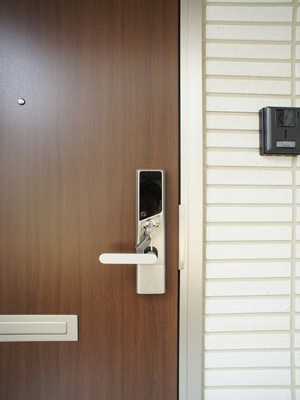 【設備】 | ラヴィーヌ芝の内A | ナンバー式の電子キーです。