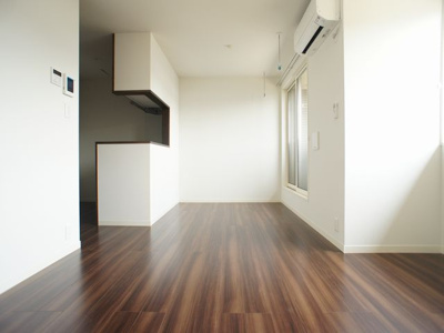 【居間・リビング】 | ラヴィーヌ芝の内A | 快適に過ごせるエアコンが付いています♪