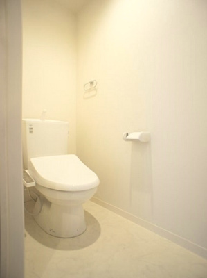 【トイレ】 | ラヴィーヌ芝の内A | 温水洗浄暖房便座機能付きです♪