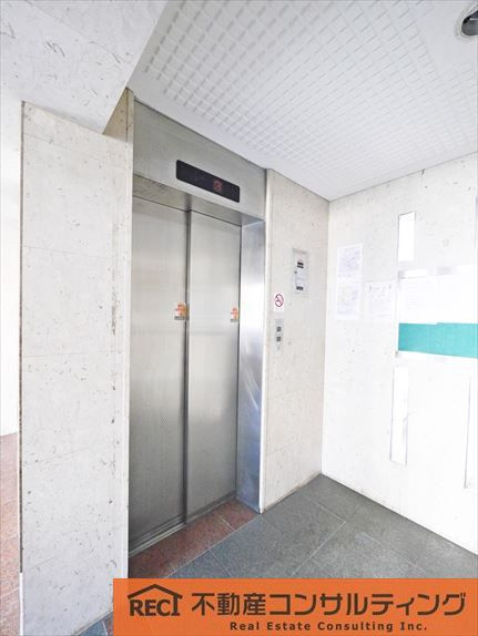 プリオーレ芦屋朝日ヶ丘町のエントランス