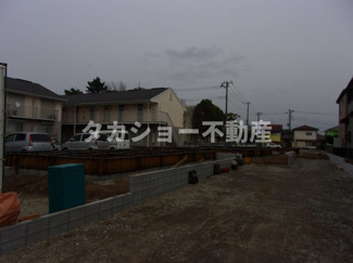 【前面道路含む現地写真】