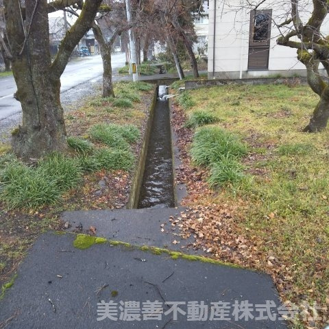 ６０２６５　本巣市長屋土地の周辺