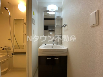 【独立洗面台】 | エステムコート名古屋鶴舞Ⅱレアーヴ | 独立洗面台で身支度をすべて済ませてしまいましょう