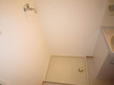 【その他】 | アイリスガーデン菰池 C棟 | C201 室内洗濯機置場