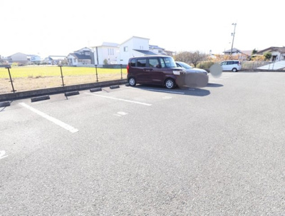【駐車場】 | アイリスガーデン菰池 C棟 | 駐車場