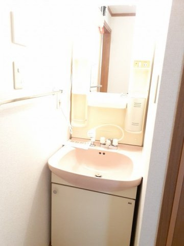 【洗面所】 | マルゴヒルズⅢ | コンパクトで使いやすい洗面所