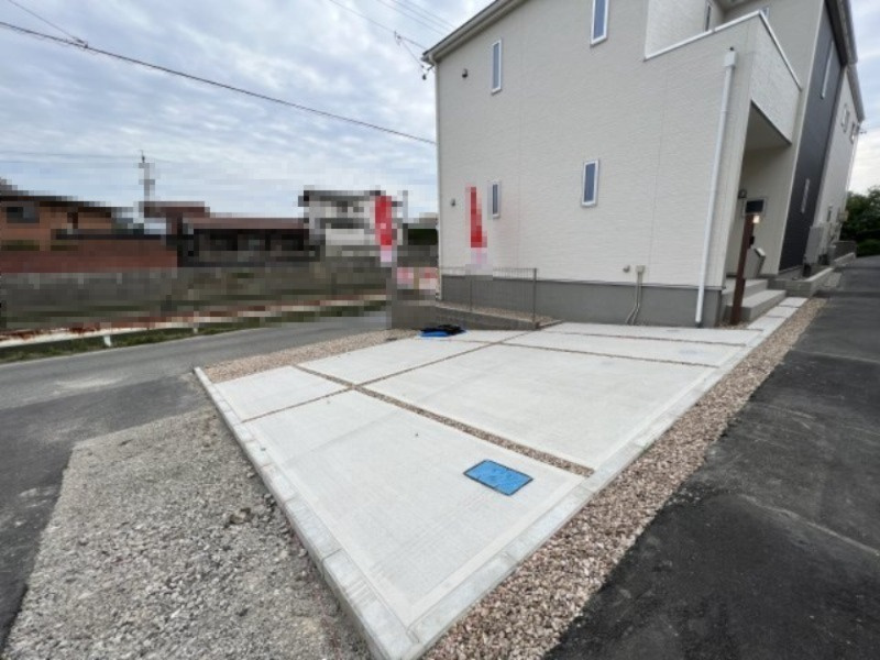 碧南市浜尾町4丁目新築戸建　2号棟の駐車場