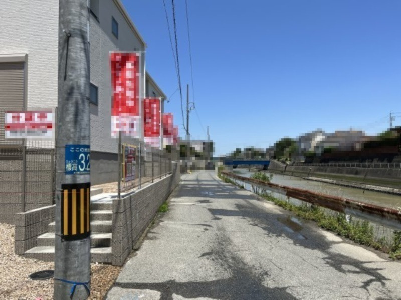 碧南市浜尾町4丁目新築戸建　2号棟の前面道路含む現地写真|碧南市浜尾町4丁目新築戸建前面道路写真です。南側公道約4.7ｍ