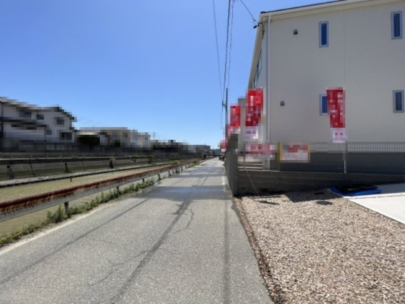 碧南市浜尾町4丁目新築戸建　2号棟の前面道路含む現地写真|碧南市浜尾町4丁目新築戸建前面道路写真です。南側公道約4.7ｍ