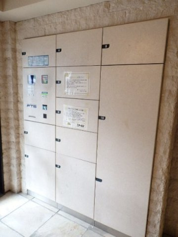 トーシンフェニックス市谷柳町のその他共用部分|２４時間荷物が受け取れる宅配BOX☆