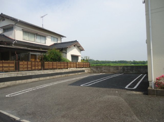 【駐車場】