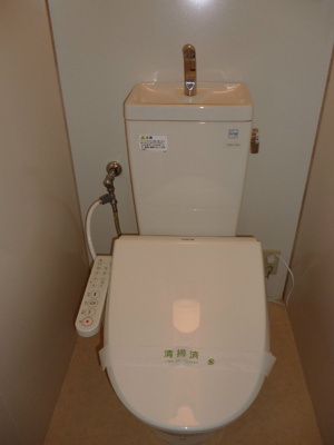 【トイレ】 | ウイングサンキャッスル | コンパクトで使いやすいトイレです