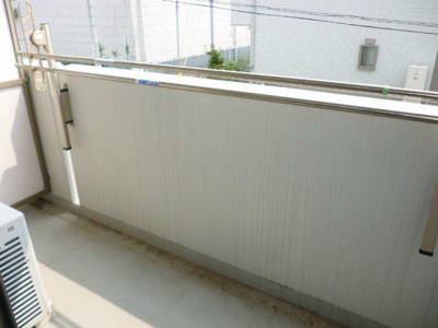 【バルコニー】 | ウイングサンキャッスル | 外からの目が気にならないバルコニーで洗濯物が干せます