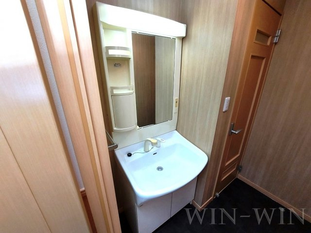 ライフイン・ビー・サークルの独立洗面台