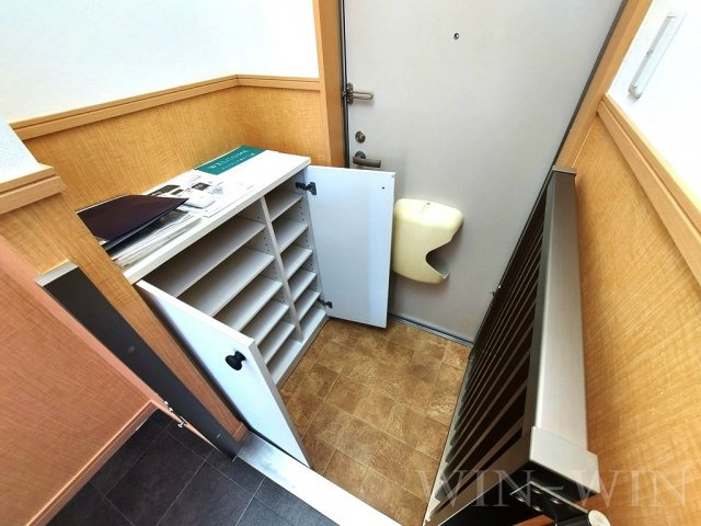 ライフイン・ビー・サークルの玄関