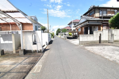 【前面道路含む現地写真】 | 鹿屋市札元1丁目　中古戸建
