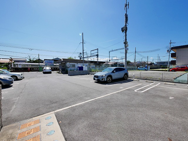 ラ　キャトルの駐車場