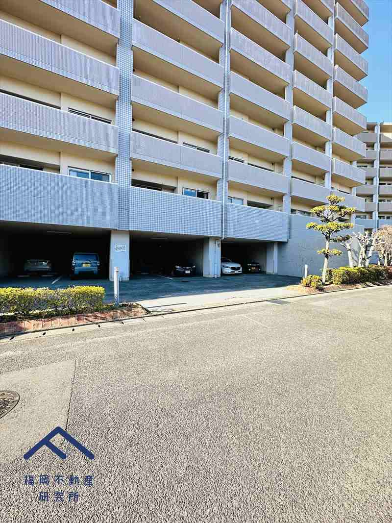日商岩井イースト福間ステーションガーデンの駐車場