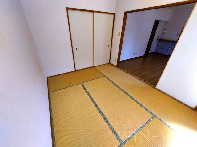 ロイヤルハイツ 壱番館の和室