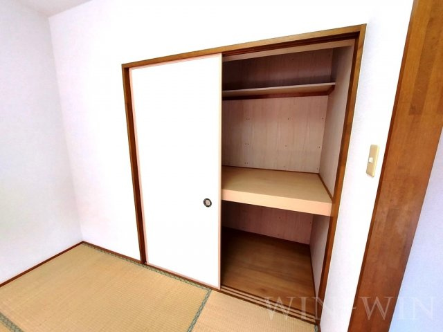 ロイヤルハイツ 壱番館の収納