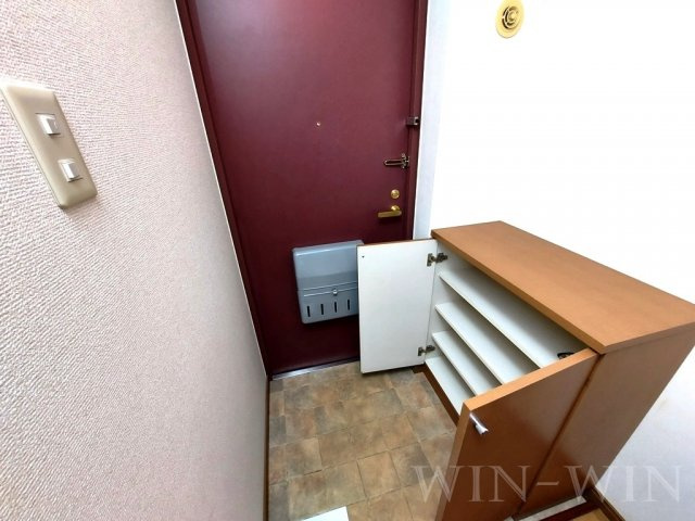 ロイヤルハイツ 壱番館の玄関