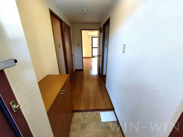 ロイヤルハイツ 壱番館の玄関