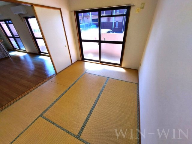 ロイヤルハイツ 壱番館の和室