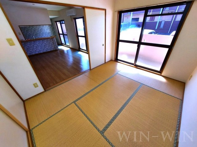 ロイヤルハイツ 壱番館の和室