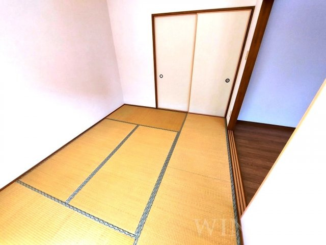 ロイヤルハイツ 壱番館の和室
