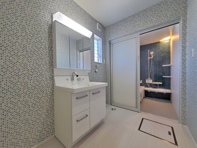 宮崎市恒久第1-1棟（1号棟）の独立洗面台|シンプルでアレンジもしやすい洗面ルーム。