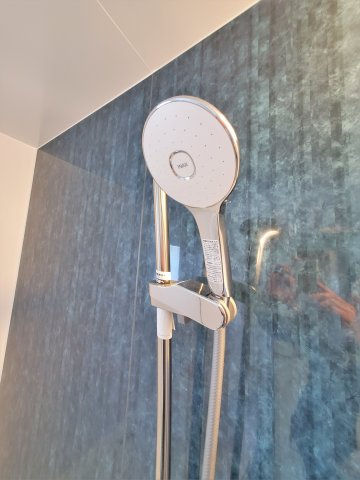 宮崎市恒久第1-1棟（1号棟）の設備|大型シャワーヘッド。