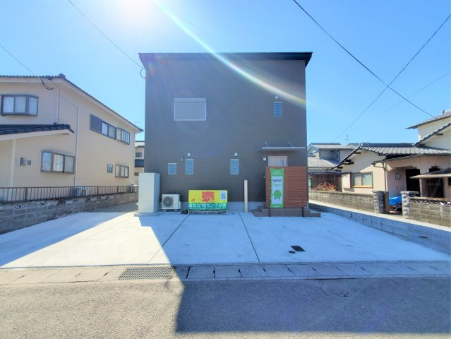 宮崎市恒久第1-1棟（1号棟）の外観|最大5台駐車可能です！※車種によります