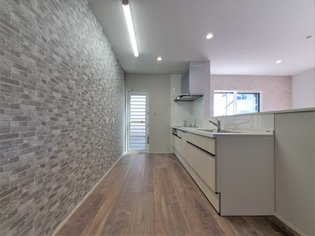 宮崎市恒久第1-1棟（1号棟）のキッチン|キッチン。グリル完備。