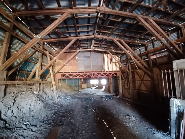比企郡小川町上横田   土地６２６坪の外観|母屋北側倉庫内部（719-2）