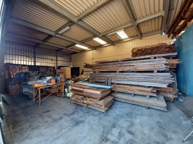 比企郡小川町上横田   土地６２６坪の外観|倉庫内部（717-1）