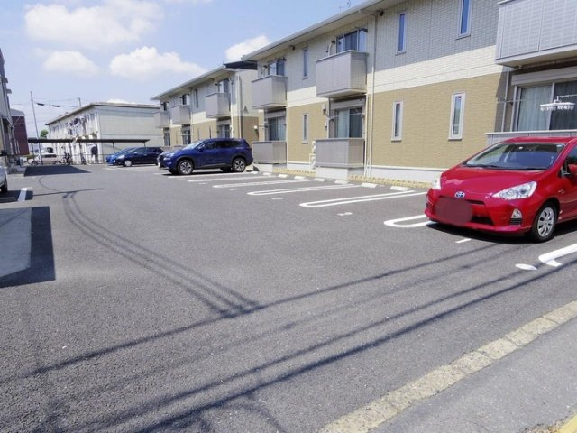 カーサイルフィオーレAの駐車場