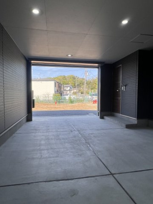 【駐車場】 | 【ガレージハウス】リザイアA棟 | ガレージの奥行は6ｍあります！
