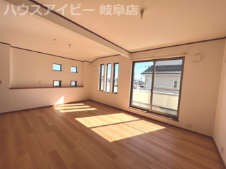 【洋室】 | 大垣市墨俣町墨俣！プラント6の南側リフォーム済み中古住宅登場です♪お車スペース3台可能！カーポート付 | 大垣市墨俣町墨俣！プラント6の南側リフォーム済み中古住宅登場です♪お車スペース3台可能！カーポート付き！