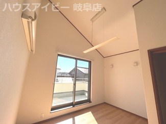 【洋室】 | 大垣市墨俣町墨俣！プラント6の南側リフォーム済み中古住宅登場です♪お車スペース3台可能！カーポート付 | 大垣市墨俣町墨俣！プラント6の南側リフォーム済み中古住宅登場です♪お車スペース3台可能！カーポート付き！