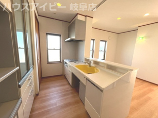 【キッチン】 | 大垣市墨俣町墨俣！プラント6の南側リフォーム済み中古住宅登場です♪お車スペース3台可能！カーポート付 | 大垣市墨俣町墨俣！プラント6の南側リフォーム済み中古住宅登場です♪お車スペース3台可能！カーポート付き！