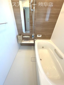 【浴室】 | 大垣市墨俣町墨俣！プラント6の南側リフォーム済み中古住宅登場です♪お車スペース3台可能！カーポート付 | 大垣市墨俣町墨俣！プラント6の南側リフォーム済み中古住宅登場です♪お車スペース3台可能！カーポート付き！
