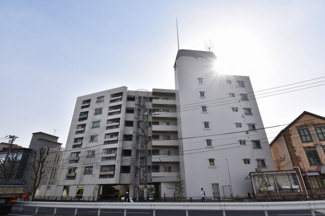 【外観】 | 総戸数40戸、1972年2月築、管理人は日勤勤務につき管理体制良好です♪