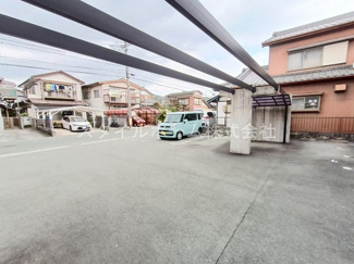 【駐車場】