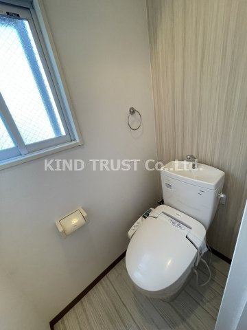 ディー・シモンズ梅田のトイレ|コンパクトで使いやすいトイレです