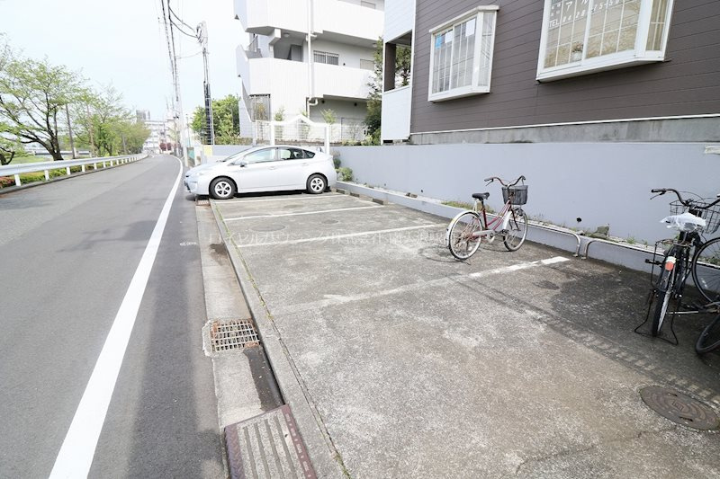 ☆敷地内駐車場☆