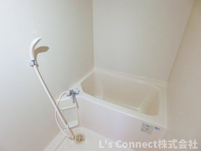 【浴室】 | クレセール南吉成弐番館 | 給湯式のお風呂です。