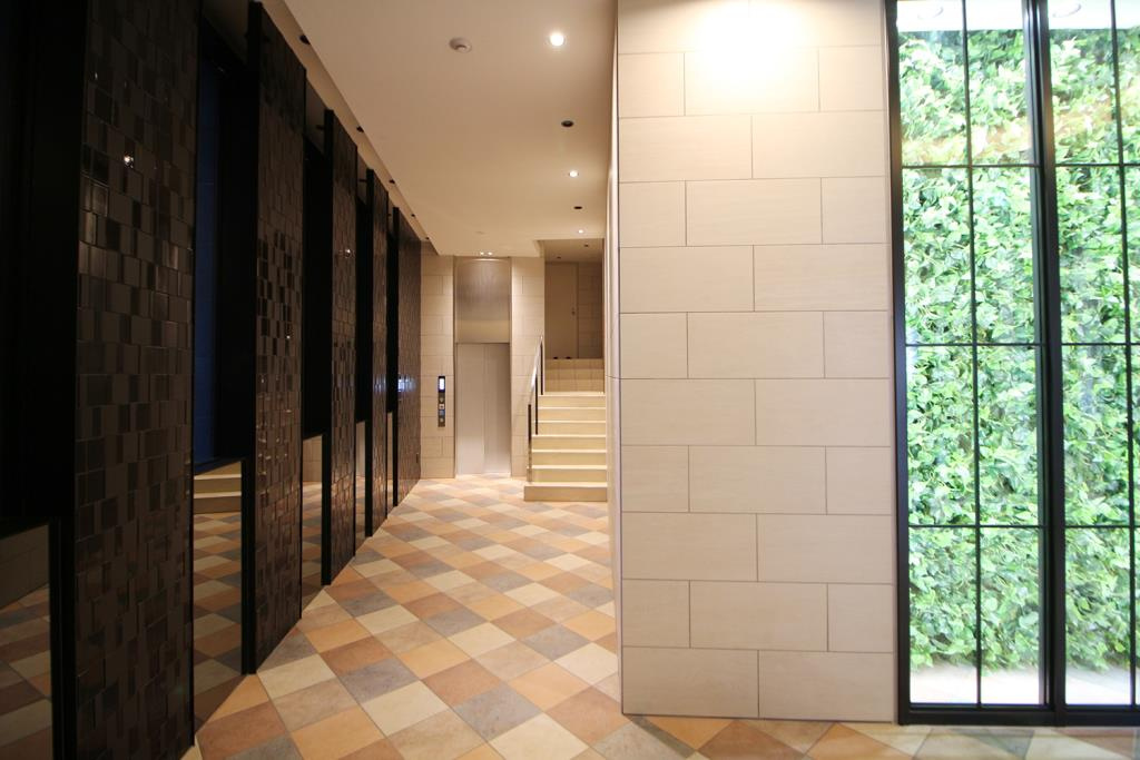 セイワパレス真田山公園南のエントランス