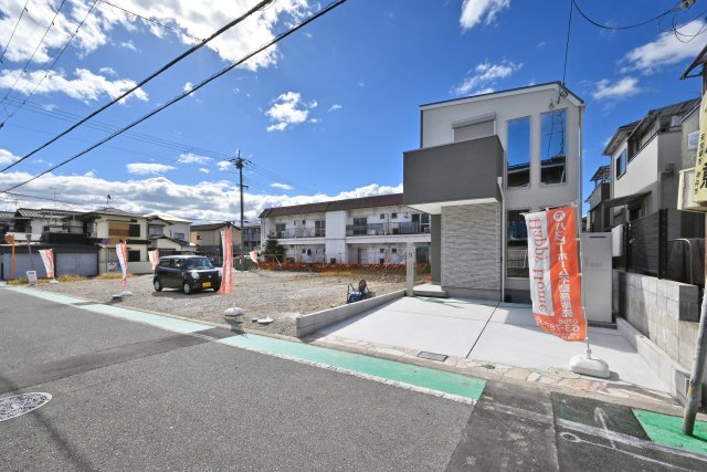 伊丹市中野北4丁目全6区画｜桜台小｜自由設計分譲地が南東角地に誕生!の前面道路含む現地写真|1号地側から撮影した現地外観写真です。