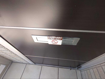 【玄関】 | ルミエール岩橋 B棟