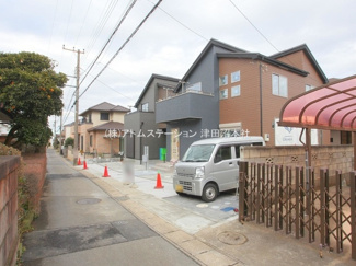 【前面道路含む現地写真】